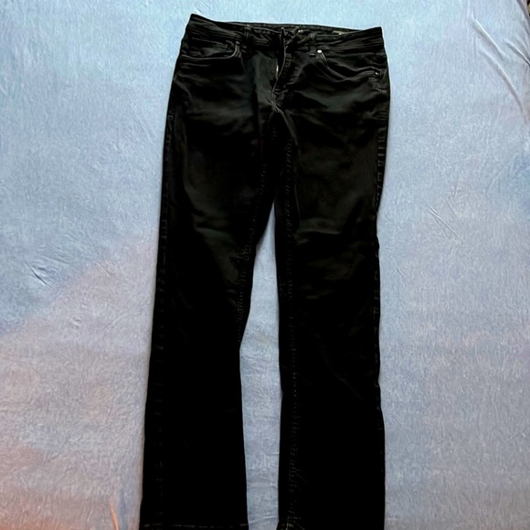 THE MOST COMFORTABLE JEANS YOU’LL FIND!! - Picture 5 of 5